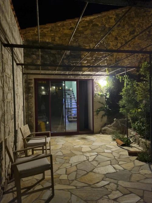 Pergola métallique sur mesure installée à Arboussols dans les Pyrénées Pergola métallique - Projet extérieur dans les Pyrénées